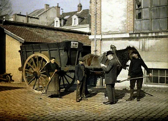 Employees of the Maison Rohart with a horse and cart, Reims, Marne, France, 1917
